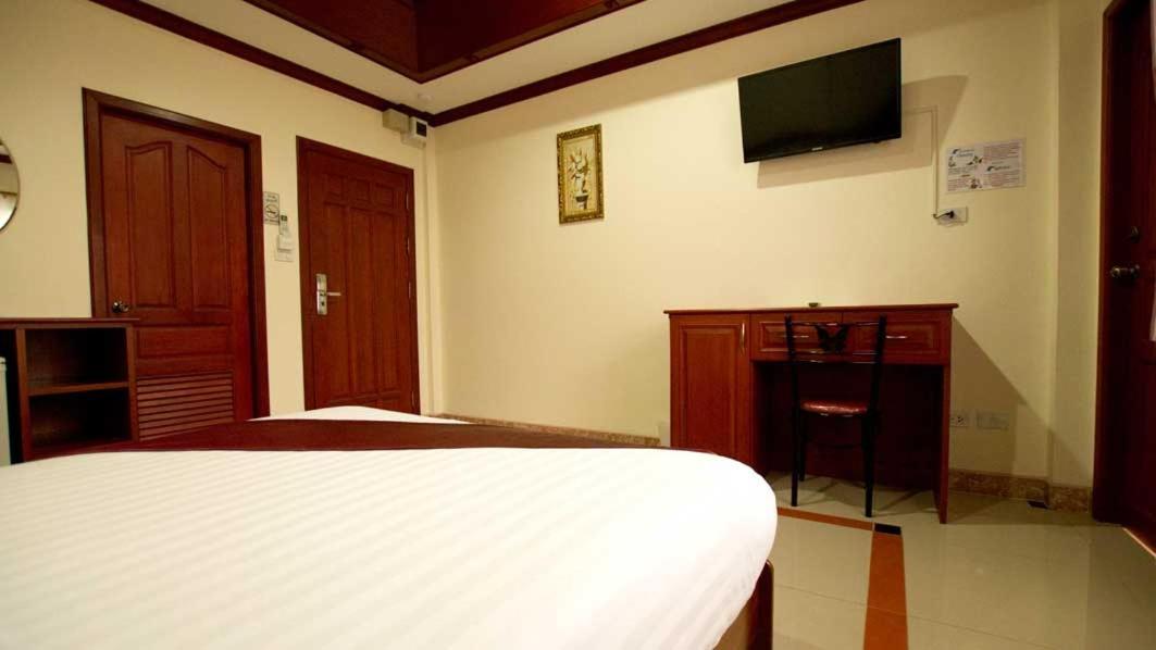 Bluebird Inn Pattaya Exterior foto