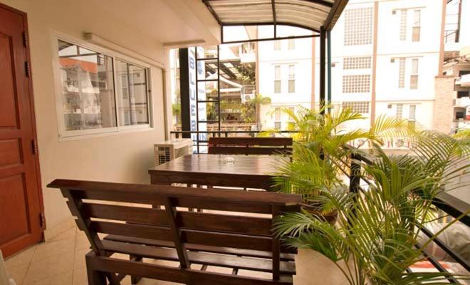 Bluebird Inn Pattaya Exterior foto