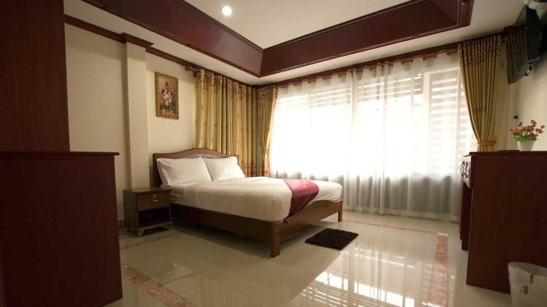 Bluebird Inn Pattaya Exterior foto