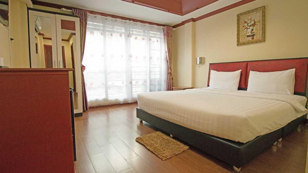 Bluebird Inn Pattaya Exterior foto